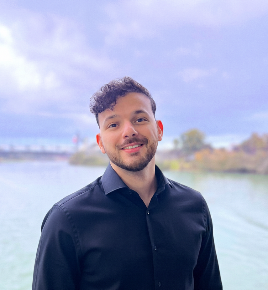 Ange, fondateur d'Enchanté Café